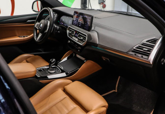 Подержанный автомобиль BMW X4 2021 года (29 фото)