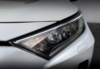 Подержанный автомобиль Toyota RAV4 2021 года (18 фото)