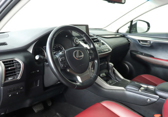 Подержанный автомобиль Lexus NX 2019 года (14 фото)