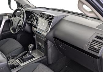 Подержанный автомобиль Toyota Land Cruiser Prado 2021 года (13 фото)