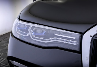 Подержанный автомобиль BMW X7 2021 года (17 фото)