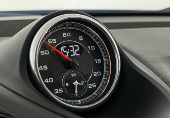 Подержанный автомобиль Porsche Cayman 2021 года (18 фото)