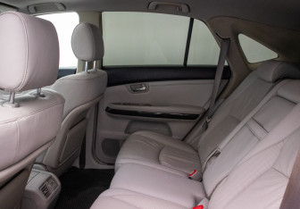 Подержанный автомобиль Lexus RX 2007 года (11 фото)