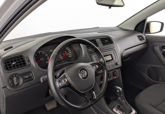 Подержанный автомобиль Volkswagen Polo Sedan 2019 года (15 фото)