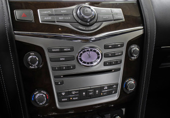 Подержанный автомобиль Infiniti QX80 2018 года (21 фото)