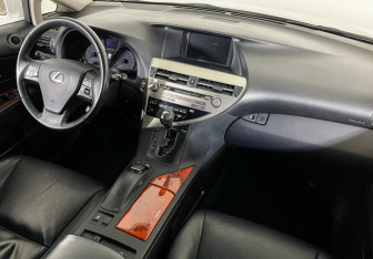 Подержанный автомобиль Lexus RX 2010 года (9 фото)