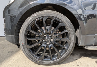 Подержанный автомобиль Land Rover Range Rover Sport 2015 года (12 фото)