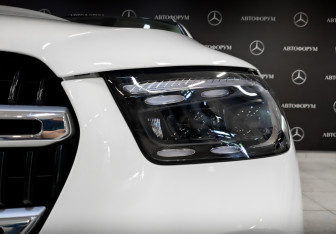 Подержанный автомобиль Mercedes-Benz GLE 2025 года (17 фото)