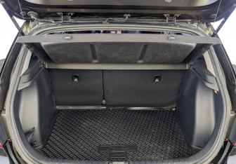 Подержанный автомобиль Kia Rio Hatchback 2022 года (10 фото)