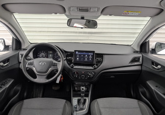 Подержанный автомобиль Hyundai Solaris Sedan 2021 года (14 фото)