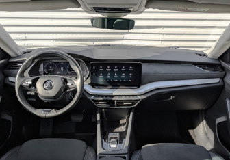 Подержанный автомобиль Skoda Octavia Liftback 2021 года (14 фото)