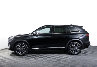 Подержанный автомобиль Geely Monjaro 2023 года (8 фото)