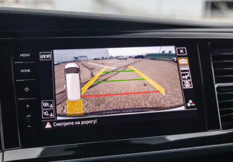 Подержанный автомобиль Volkswagen Multivan 2020 года (23 фото)