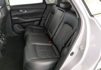 Подержанный автомобиль Changan UNI-K 2023 года (12 фото)