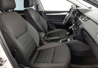 Подержанный автомобиль Skoda Octavia Liftback 2018 года (24 фото)