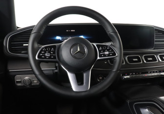 Подержанный автомобиль Mercedes-Benz GLE 2019 года (18 фото)