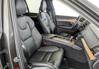 Подержанный автомобиль Volvo XC90 2017 года (24 фото)