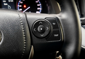 Подержанный автомобиль Toyota RAV4 2015 года (25 фото)