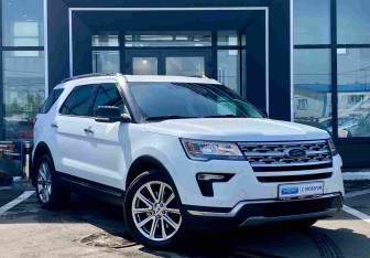 Подержанный автомобиль Ford Explorer 2018 года (8 фото)