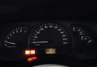 Подержанный автомобиль Opel Vectra Sedan 1997 года (11 фото)