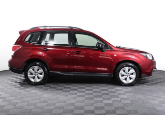 Подержанный автомобиль Subaru Forester Suv 2017 года (4 фото)