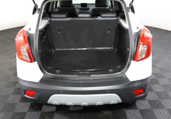 Подержанный автомобиль Opel Mokka 2014 года (10 фото)