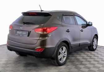Подержанный автомобиль Hyundai ix35 2012 года (5 фото)