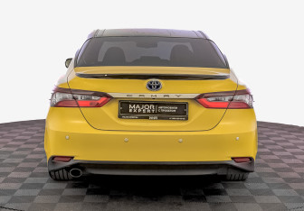 Подержанный автомобиль Toyota Camry Sedan 2022 года (6 фото)