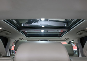 Подержанный автомобиль Land Rover Range Rover Sport 2014 года (18 фото)