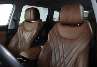 Подержанный автомобиль Chery Tiggo 8 Pro Max 2022 года (17 фото)