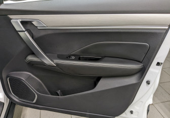 Подержанный автомобиль Geely Coolray 2022 года (18 фото)