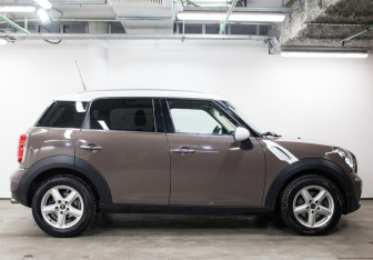 Подержанный автомобиль MINI Countryman 2013 года (3 фото)