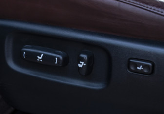 Подержанный автомобиль Toyota Land Cruiser Suv 2016 года (17 фото)