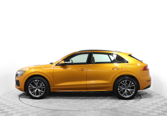 Подержанный автомобиль Audi Q8 2021 года (8 фото)