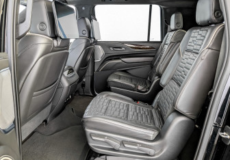 Подержанный автомобиль Cadillac Escalade Suv 2021 года (12 фото)