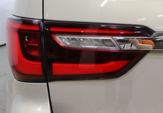 Подержанный автомобиль Infiniti QX80 2018 года (29 фото)