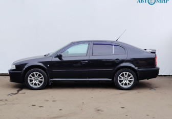 Подержанный автомобиль Skoda Octavia Liftback 2007 года (5 фото)