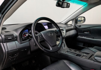 Подержанный автомобиль Lexus RX 2011 года (15 фото)