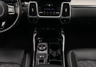 Подержанный автомобиль Kia Sorento 2021 года (15 фото)