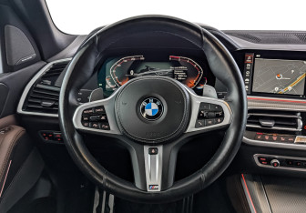 Подержанный автомобиль BMW X5 2021 года (22 фото)