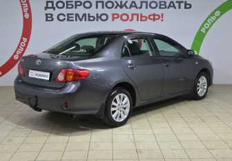 Подержанный автомобиль Toyota Corolla Sedan 2008 года (4 фото)