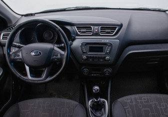 Подержанный автомобиль Kia Rio Sedan 2013 года (13 фото)