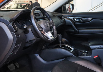 Подержанный автомобиль Nissan X-Trail 2018 года (12 фото)