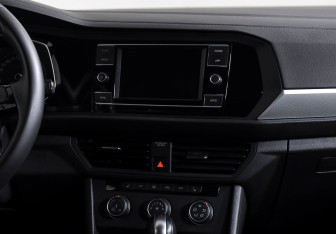 Подержанный автомобиль Volkswagen Jetta Sedan 2020 года (14 фото)