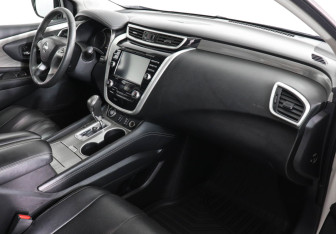 Подержанный автомобиль Nissan Murano Suv 2017 года (10 фото)