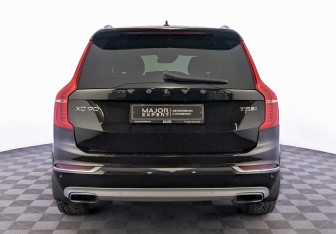 Подержанный автомобиль Volvo XC90 2019 года (6 фото)