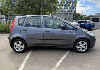 Подержанный автомобиль Mitsubishi Colt Hatchback 2007 года (4 фото)