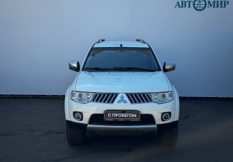 Подержанный автомобиль Mitsubishi Pajero Sport 2012 года (2 фото)