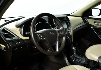 Подержанный автомобиль Hyundai Santa Fe 2016 года (9 фото)