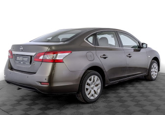Подержанный автомобиль Nissan Sentra Sedan 2014 года (5 фото)
